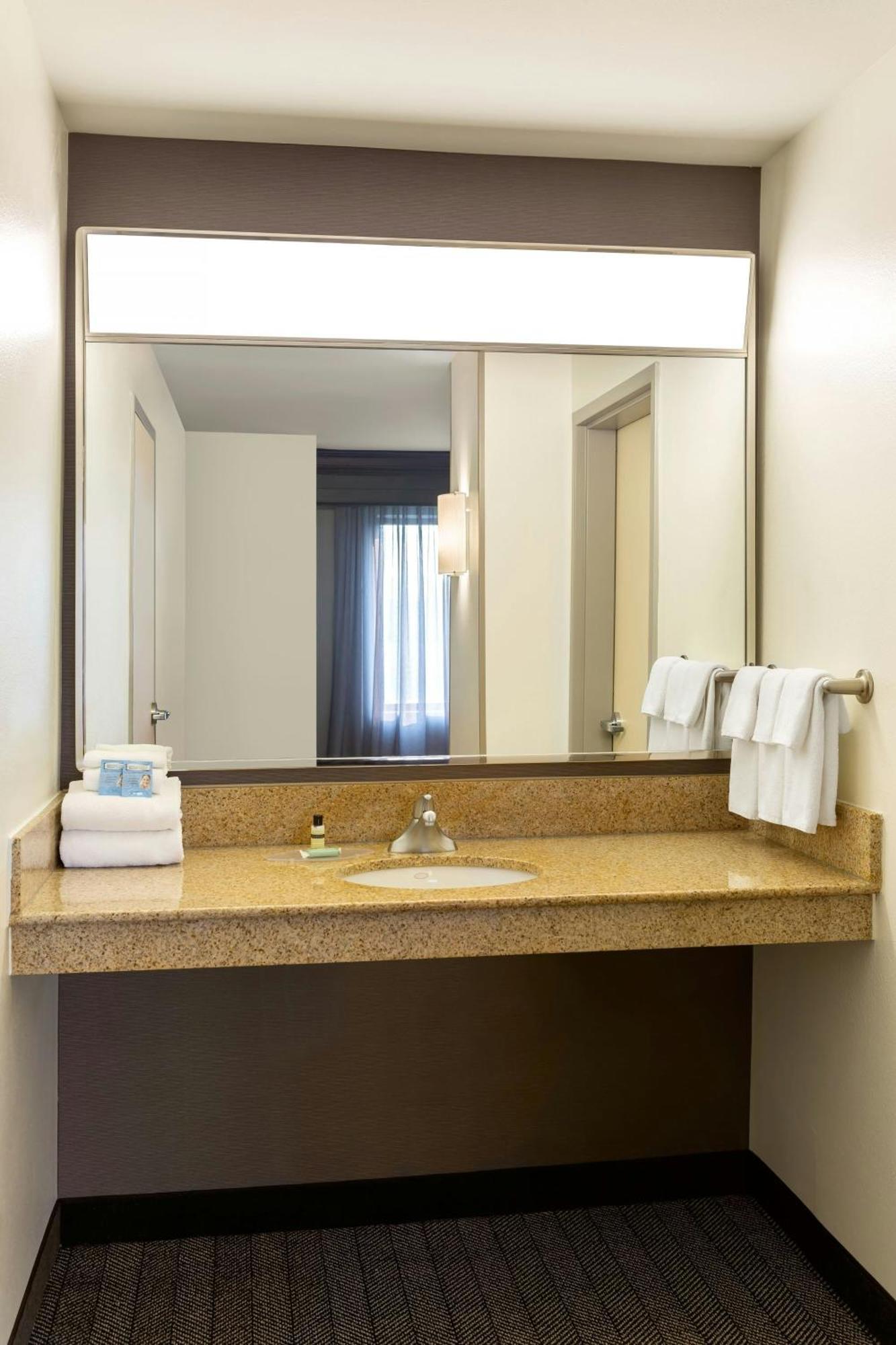 Courtyard By Marriott Madison West / Middleton Hotel Luaran gambar